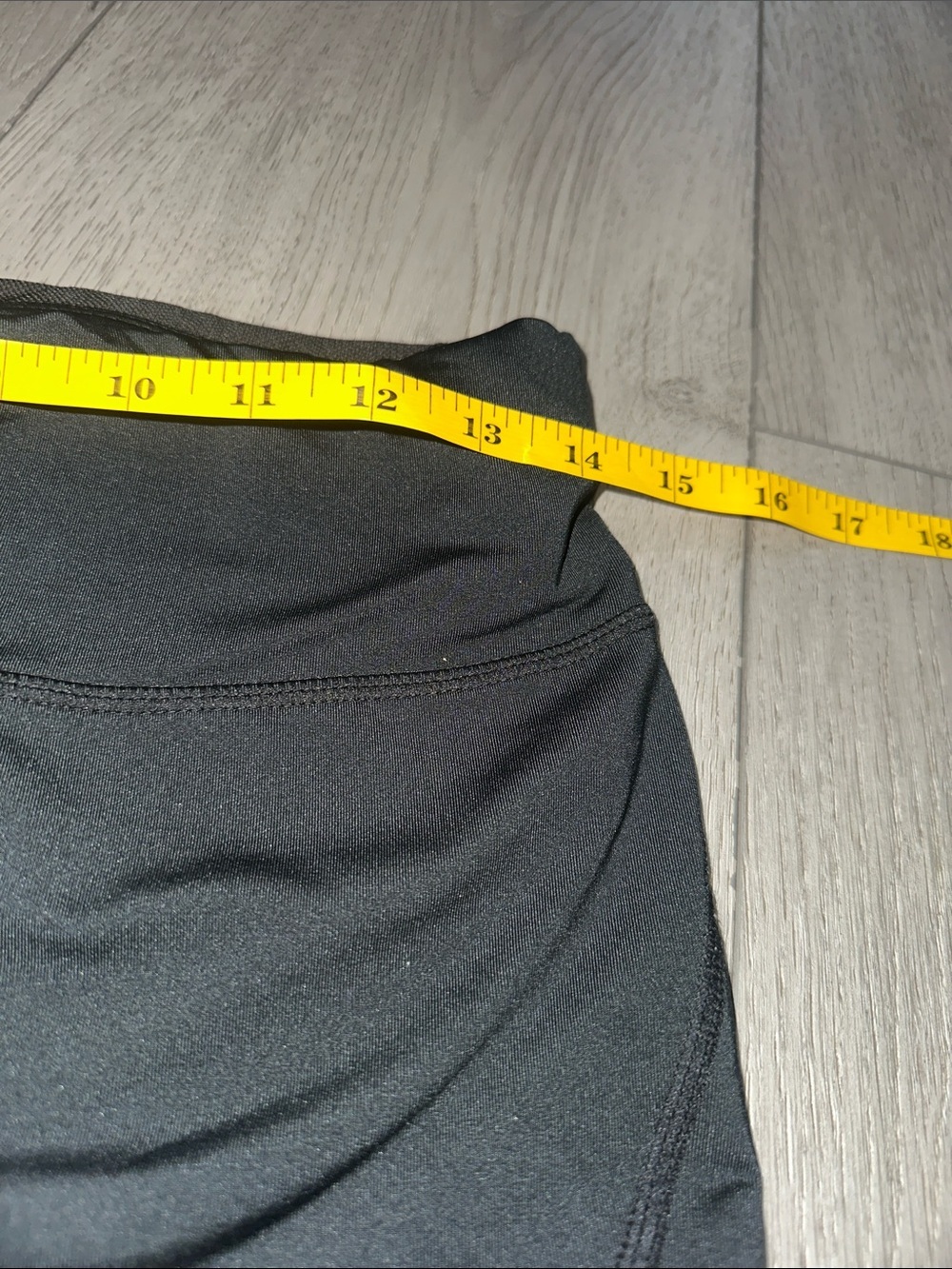 Roadrunner sport Black Active Capri Leggings - size medium - Picture 4 of 8